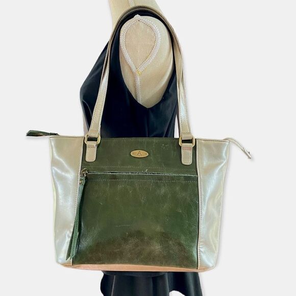 Aurielle Leather Silver & Green Purse - Picture 3 of 8